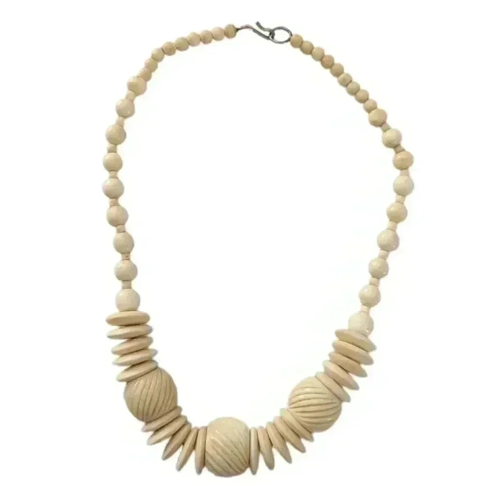 Vth Ribbed beads, Fluted saucer beads, Necklace